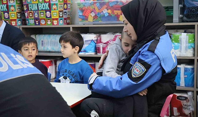 Polis 4 bin 871 öğrenciye ulaştı