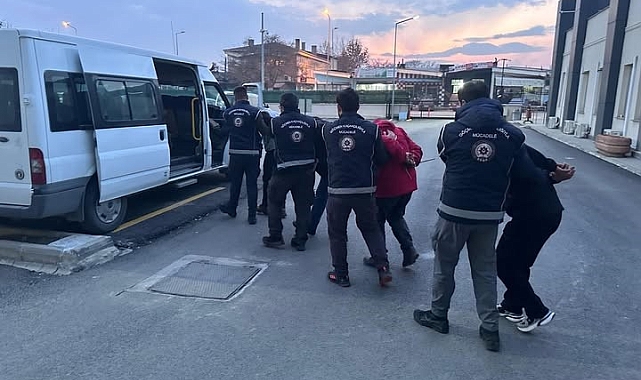 Polis göçmen kaçakçılığı suçundan 4 kişiyi tutukladı