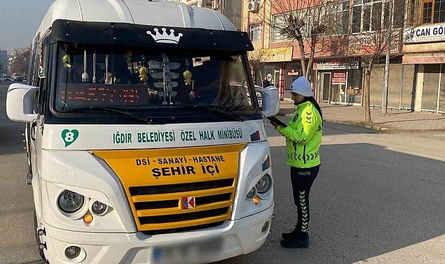 Polis Iğdır'da trafik denetimleri gerçekleştirdi