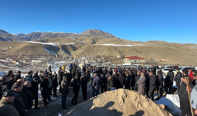Pompalı tüfekle vurularak hayatını kaybeden genç gözyaşları arasında toprağa verildi