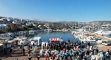 Reis 48, dualarla denize indirildi