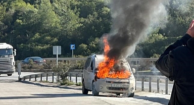 Seyir halindeki araç alev topuna döndü