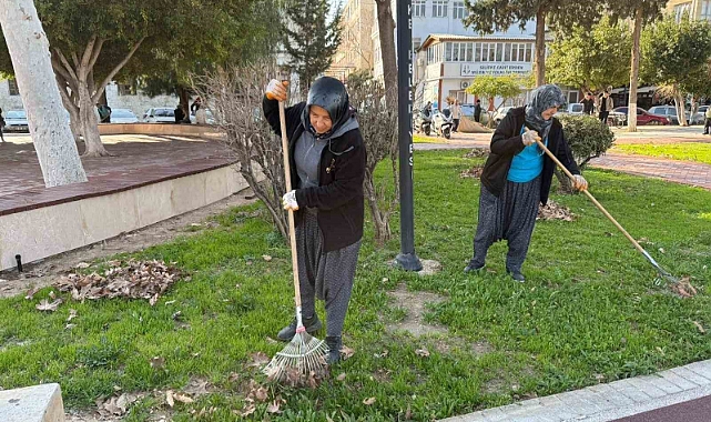Silifke’de park ve yeşil alanlar bakıma alındı