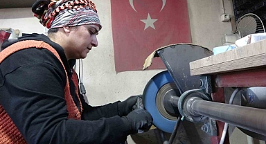 Sürmene bıçağının Şennur ustası