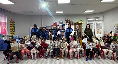 Toplum Destekli Polislik Şube Müdürlüğü Iğdır'da çoçuklara polislik mesleği anlatıldı