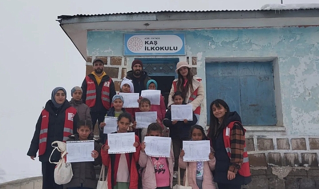 Türk Kızlay Patnos Şubesi Çocukların Karne Sevincine Ortak oldu