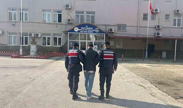 Uyuşturucu satışı yaparken suçüstü yakalandı