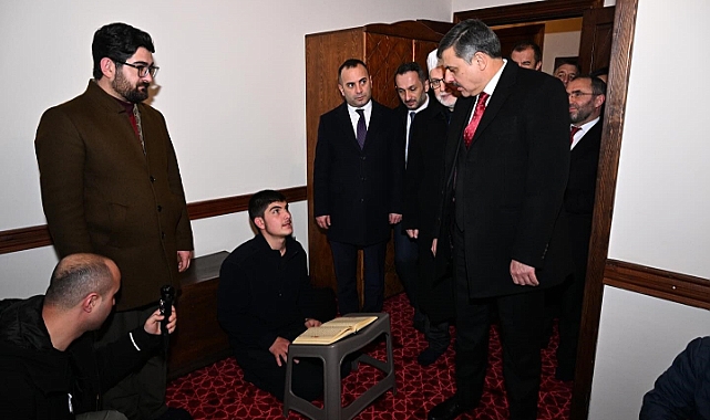 Vali Mustafa Çiftçi hafızlık eğitimi alan öğrencilerle bir araya geldi