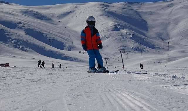 Van Abalı Kayak Merkezi kar yağışının az olması nedeniyle sezonu açamadı