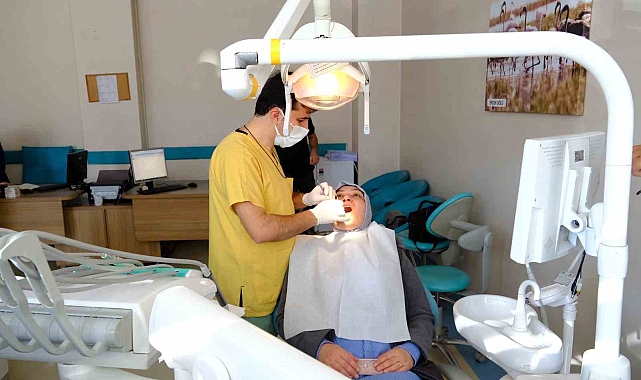 Van Ağız ve Diş Sağlığı Merkezi'nde implant tedavisi yapılıyor
