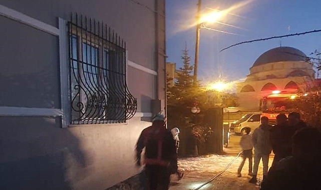Van'da çıkan ev yangını södürüldü
