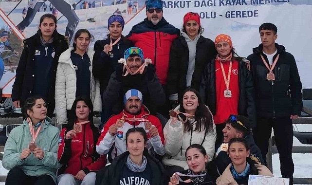 Vanlı sporcular kayakla oryantiringde 14 madalya kazandı