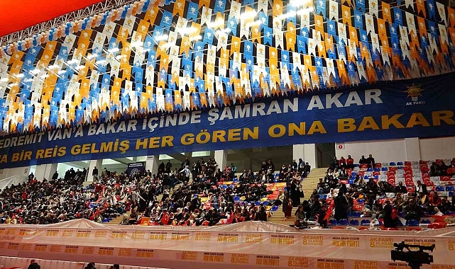 Vanlılar Cumhurbaşkanı'nı heyecanla bekliyor