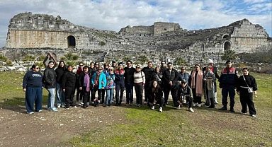 Yabancı turistlere Jandarmadan doğa sevgisi