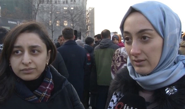 Yeni yılın ilk günü Galata Köprüsü’nde düzenlenen yürüyüşte vatandaşlardan Filistin’e destek mesajları