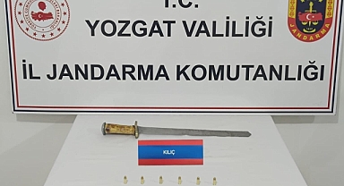 Yerköy’de şüphelenilen araçtan fişek ve kılıç çıktı