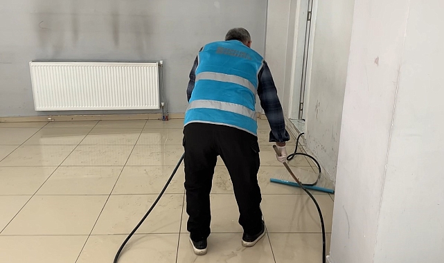 Yükümlüler, öğrenciler için okulları hazırlıyor