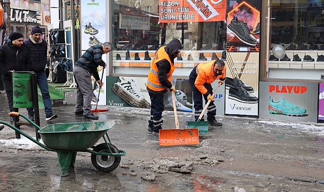 Ağrı’da buzlanmaya karşı çalışmalar devam ediyor