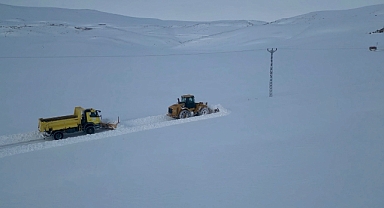 Ağrı'da 'kar kaplanları'nın yoğun karla mücadele mesaisi (Videolu Haber)