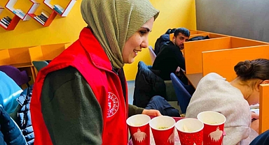 Ağrı'da öğrencilere sıcak çorba ikramında bulundular
