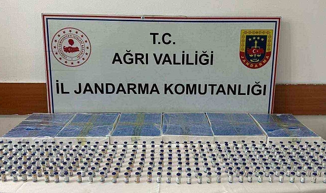 Ağrı'da kaçak ilaç tacirlerine darbe