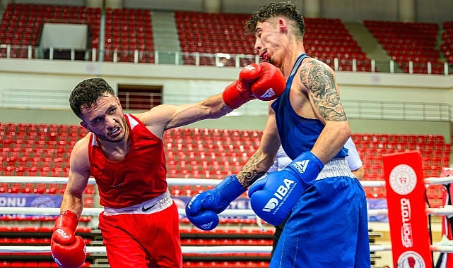 Ağrılı Sezgin Acar Türkiye Ferdi Boks Şampiyonasında üçüncü oldu