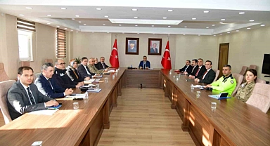 Ardahan'da "Üniversite Valisi Hayrettin Çiçek başkanlığında "Üniversite Güvenlik ve Koordinasyon" Toplantısı yapıldı