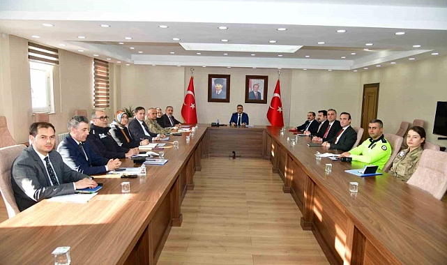 Ardahan'da "Üniversite Valisi Hayrettin Çiçek başkanlığında "Üniversite Güvenlik ve Koordinasyon" Toplantısı yapıldı