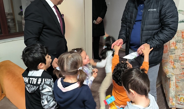 Bakan Yardımcısı Tarıkdaroğlu, Nenehatun Çocuk Evleri Sitesi'nde denetimlerde bulundu