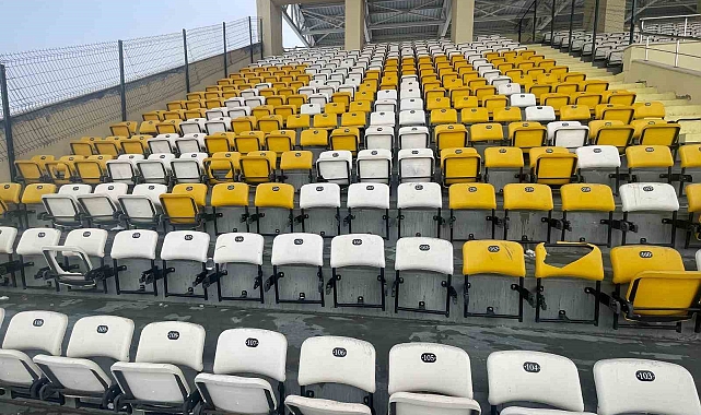 Bursaspor maçında 300 koltuk kırıldı