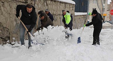Doğuda karla mücadele sürüyor