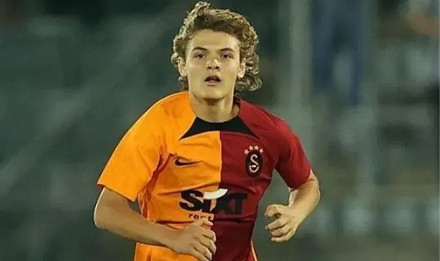 Efe Akman'ın futbol kariyeri hangi takımlarda oynadı?