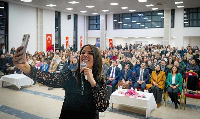 Eğitimci-Yazar Dilek Cesur Hakkarililerle buluştu