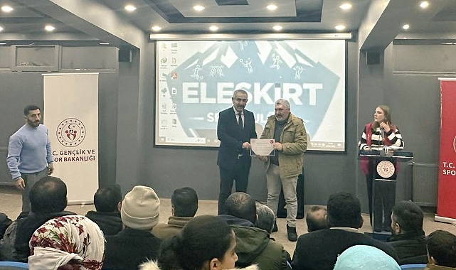 Eleşkirt’te sporcu ailelerine teşekkür belgesi verildi