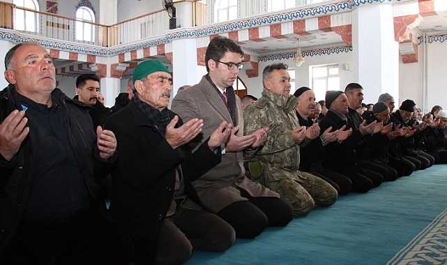 Erciş Kaymakamı Murat Karaloğlu, Şehit Uzman Çavuş Rıdvan Çevik İçin Okutulan Mevlid-i Şerif Programına Katıldı