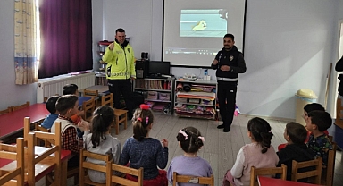 Erzincan'da polis çocuklara güvenlik eğitimi verdi