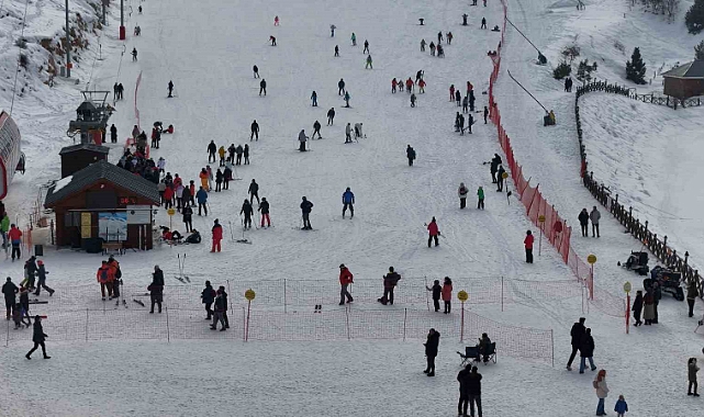 Erzincan Ergan Kayak Merkezinde hafta sonu yoğunluğu