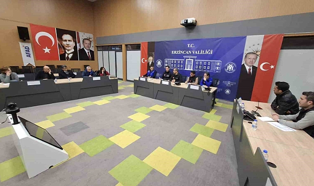 Erzincan İl Afet ve Acil Durum Müdürlüğü, Erzincan Kent Konseyi Üyeleri ile toplantı düzenledi