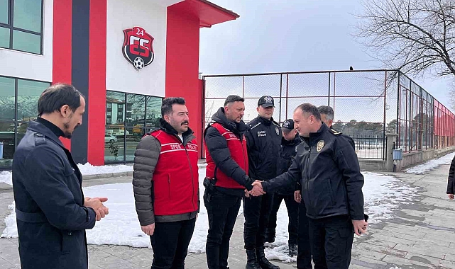 Erzincan İl Emniyet Müdürü Zafer Baybaba taraftar gruplarıyla bir araya geldi