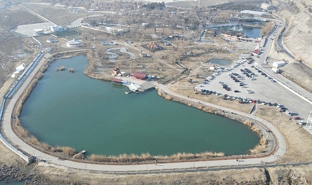 Erzincan'da göl manzaralı Ekşisu Mesire Alanı ve kuş cenneti görsel şölen sundu