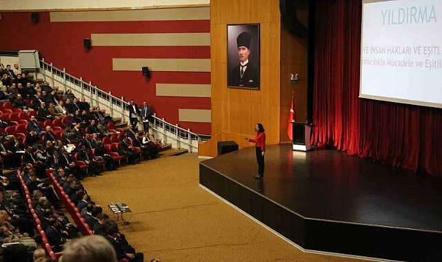 Erzurum'da kamu yöneticilerine seminer verildi