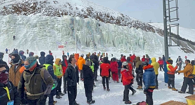 Erzurum'da Türkiye Buz Tırmanışı şampiyonası start aldı