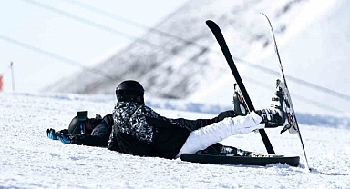 Erzurum Palandöken kayak merkezinde hafta sonu yoğunluğu