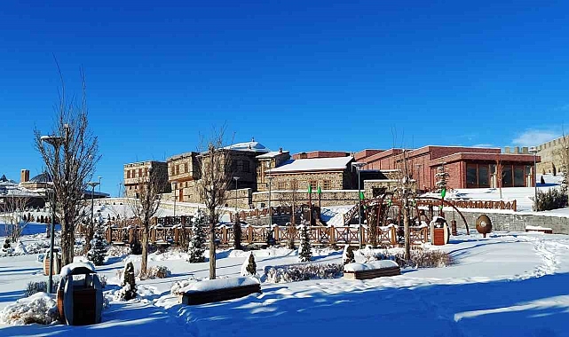 Erzurum'a kar geri dönüyor