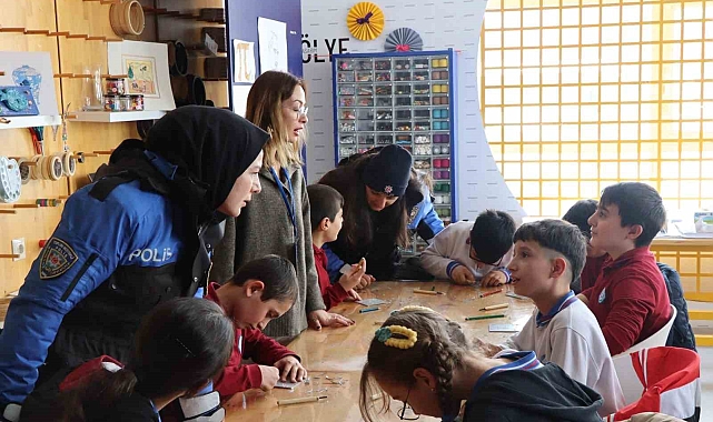 Erzurum'da 500 öğrenciye bilgilendirme broşürü