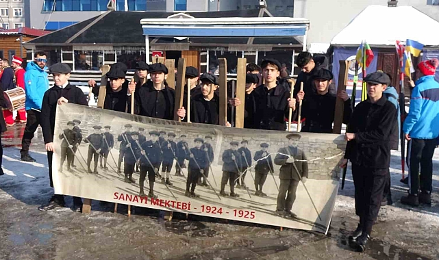 Erzurum'da asırlık fotoğraflar yeniden canlandırıldı