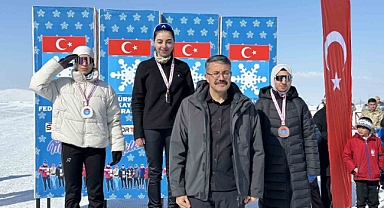 Hakkari'de gerçekleştirilen Türkiye Kayaklı Koşu Eleme Yarışması sona erdi