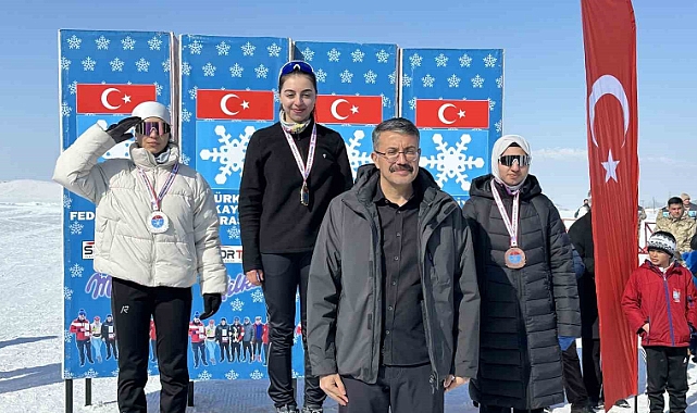 Hakkari'de gerçekleştirilen Türkiye Kayaklı Koşu Eleme Yarışması sona erdi