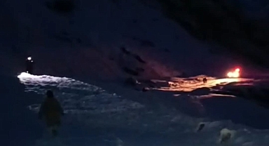 Hakkari'de karda mahsur kalan 5 kişi AFAD tarafından kurtarıldı