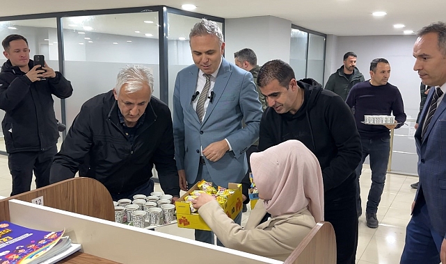 Halk Kütüphanesinden ücretsiz kek ve çay